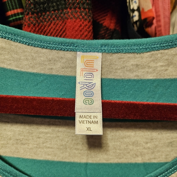 Lularoe Classic T Size XL EUC - Picture 4 of 5